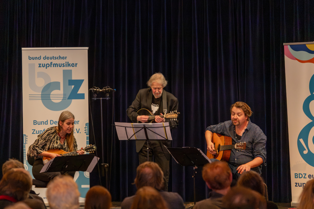 Das Trio Jouni Koskimäki & Wiesenekkers beim Eurofestifal Bruchsal 2026 (Copyright Juana Keinemann/Stefan Kurzke für BDZ)