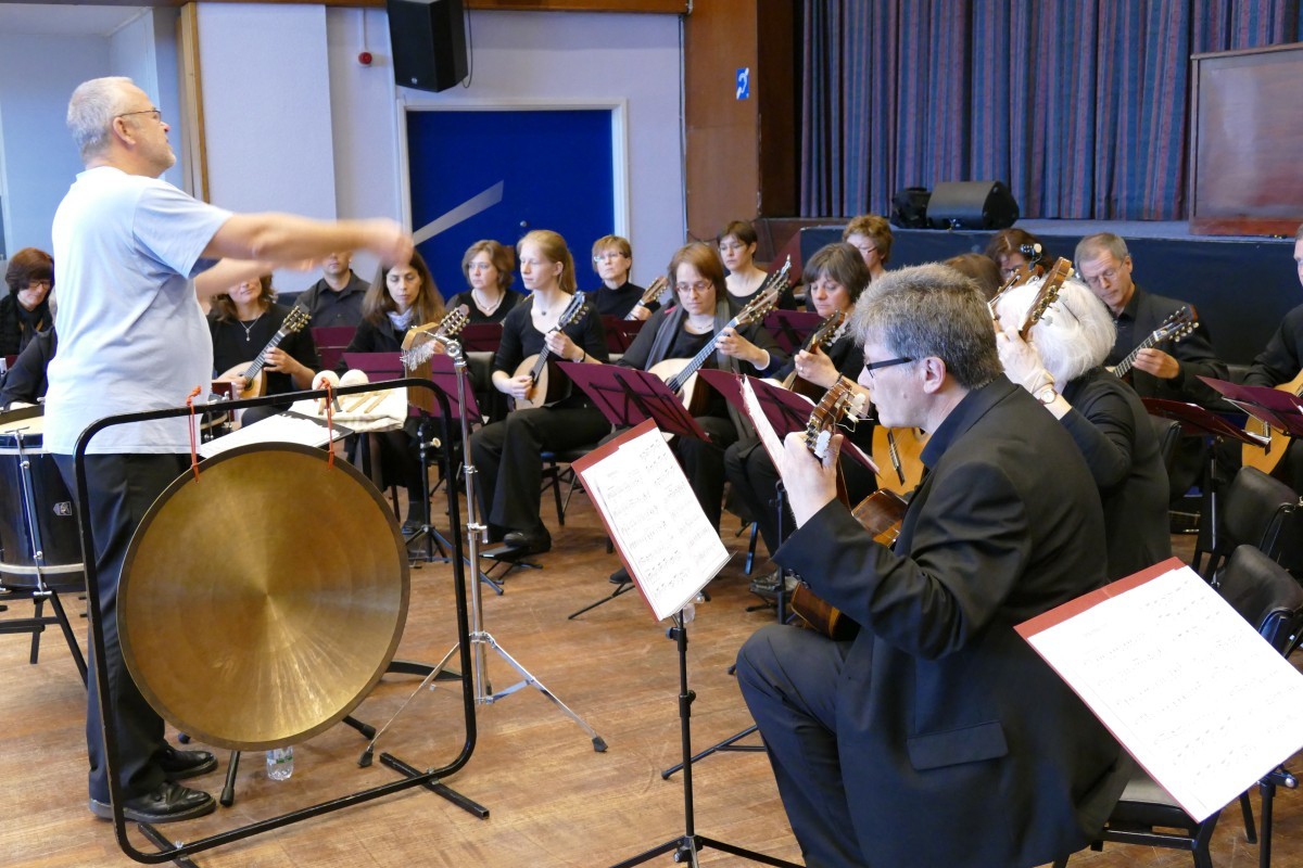 Anspielprobe unter der Leitung von Oliver Kälberer - Dirigent und Percussionist in Personalunion.